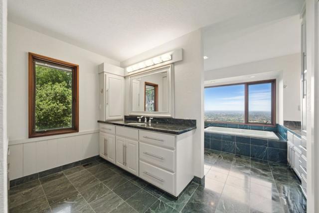 16190 Maya Way, Los Gatos CA: https://media.crmls.org/mediaz/e9b7892c-6034-4fcc-a0e1-e89d5b3d36dc.jpg