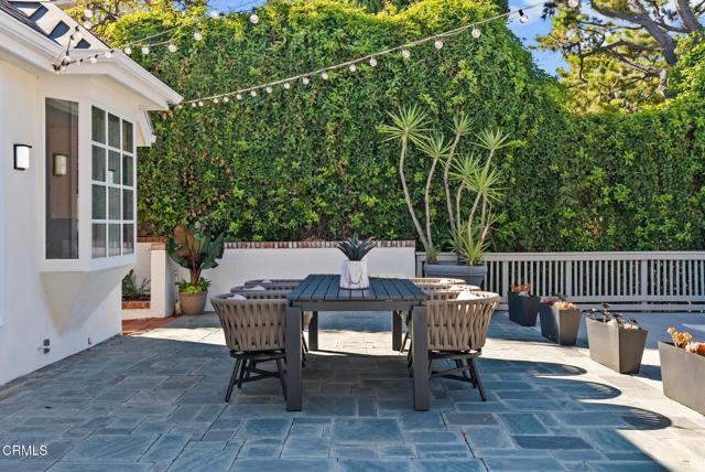 Detail Gallery Image 31 of 45 For 2596 Wallingford Dr, Beverly Hills,  CA 90210 - 4 Beds | 3/1 Baths