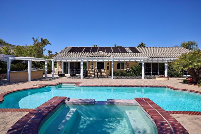 1314 Deerbrook Drive, San Marcos CA: https://media.crmls.org/mediaz/e9b86f73-ae3f-4199-bd8f-0062c55f2bf2.jpg