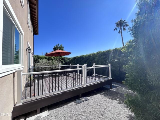 2339 Park Avenue, Montrose CA: https://media.crmls.org/mediaz/e9b8e85e-8d75-4e8f-b0a6-c16d635b7f2a.jpg