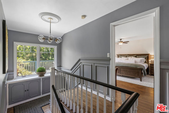 2555 N Altadena Drive, Altadena CA: https://media.crmls.org/mediaz/e9b912dc-0a2e-4764-b7ff-e5e3ad307715.jpg