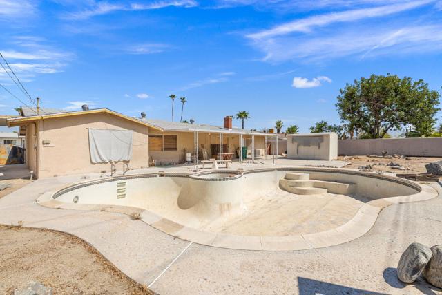 38280 Chuperosa Lane, Cathedral City CA: https://media.crmls.org/mediaz/e9b9b23a-964a-483c-b831-d60bc7e82d8a.jpg