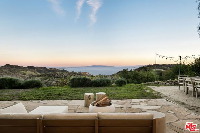 2400 Tuna Canyon Road photo 3