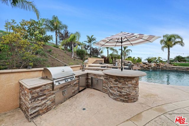 5105 Via El Cerro, Newbury Park CA: https://media.crmls.org/mediaz/e9ba87e6-7449-43d6-ad52-f3d143b2854e.jpg