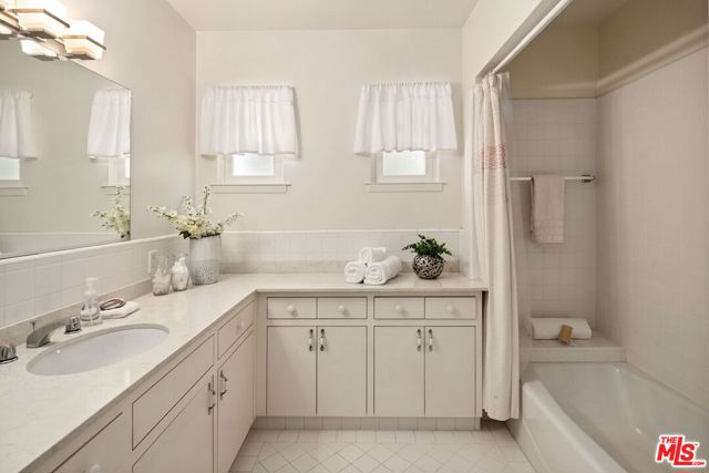 4155 Madison Avenue, Culver City CA: https://media.crmls.org/mediaz/e9ba92ba-df03-4680-86df-20be0cd0d80d.jpg
