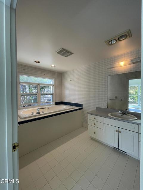45300 Headlands Drive, Mendocino CA: https://media.crmls.org/mediaz/e9bac66c-05d2-4ab7-8882-0ff39d6682ee.jpg