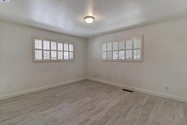 3524 Longview Rd, Antioch CA: https://media.crmls.org/mediaz/e9bb5031-547a-4341-889f-f2a5e7baccf7.jpg