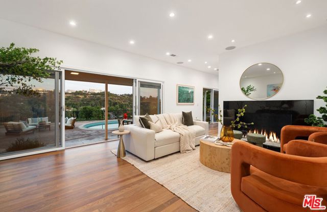 Drew Fenton | 968 Kenfield Avenue Los Angeles CA | MLS: 7503789 Drew Fenton | 968 Kenfield Avenue Los Angeles CA | MLS: 7503789