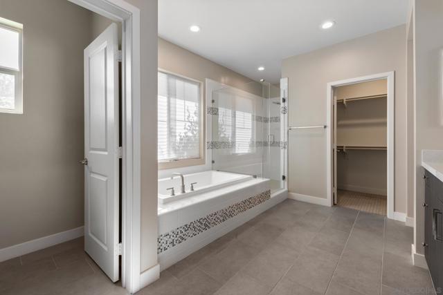 1525 Manzanita Hollows, Vista CA: https://media.crmls.org/mediaz/e9bc139a-f3e8-4fc3-8d92-601ac8949ba2.jpg