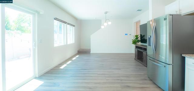 3805 Havengate Way, Sacramento CA: https://media.crmls.org/mediaz/e9bc9c7a-1a06-4f18-ba6e-4694c9930c69.jpg
