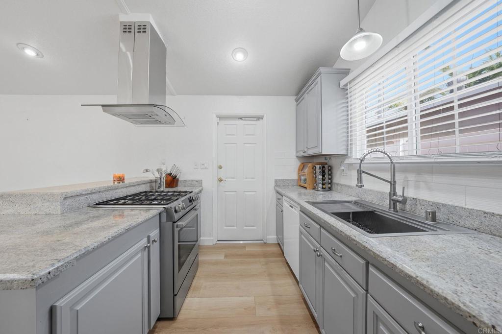 4613 Rainier Avenue - photo 12