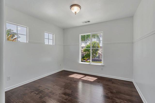 1619 Tumbleweed Way, Los Banos CA: https://media.crmls.org/mediaz/e9bd19d0-2059-477c-bbbd-bc493d93d53d.jpg