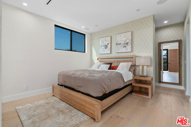 4 Bed Home for Sale in Venice, California