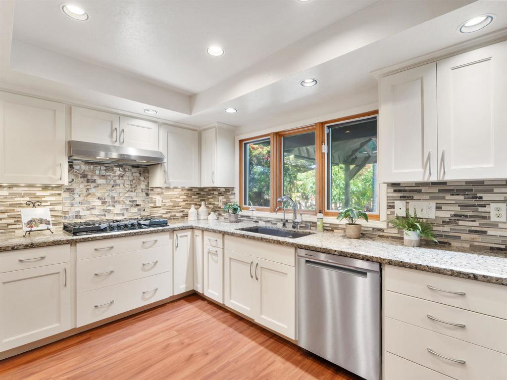 2646 Unicornio St - photo 16