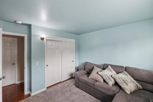 3248 Fitzgerald Circle, Marina CA: https://media.crmls.org/mediaz/e9bdc51d-5e77-40af-85cc-ebdb951b71e2.jpg