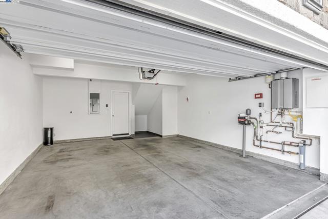 123 Branta Cmn, Fremont CA: https://media.crmls.org/mediaz/e9be2478-8cc3-47bb-b3b4-a6416b828e99.jpg