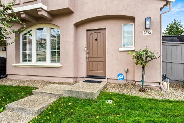 2372 Donner Pass Avenue, Sacramento CA: https://media.crmls.org/mediaz/e9be6fbd-d621-4eea-921a-0a9271b5b4d0.jpg