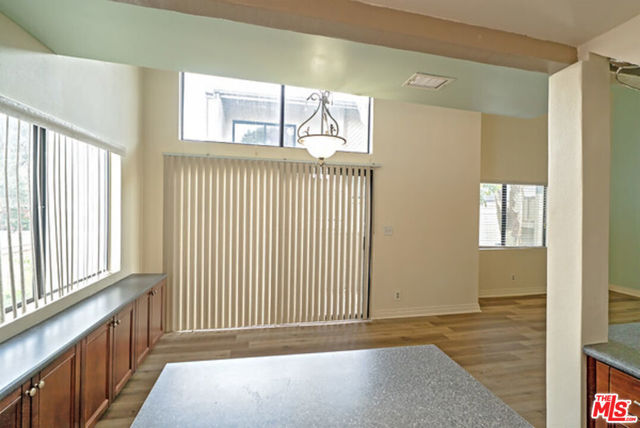18433 Hatteras Street, Tarzana CA: https://media.crmls.org/mediaz/e9bf3834-fc24-4c1e-86e1-f195b0925ea1.jpg