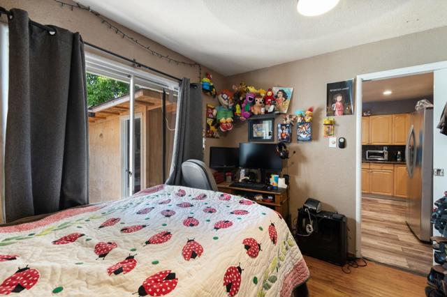 2547 Hazelwood Way, East Palo Alto CA: https://media.crmls.org/mediaz/e9bf39d9-9c27-4606-926b-41e50f1d6159.jpg