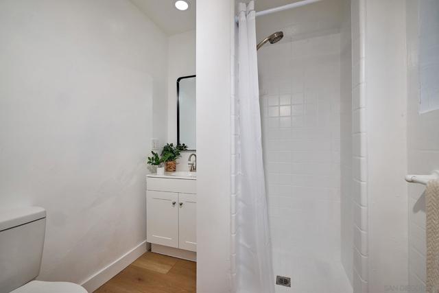 6185 Alpine Blvd, Alpine CA: https://media.crmls.org/mediaz/e9bf485c-0d67-4969-85c9-41535c27f93b.jpg