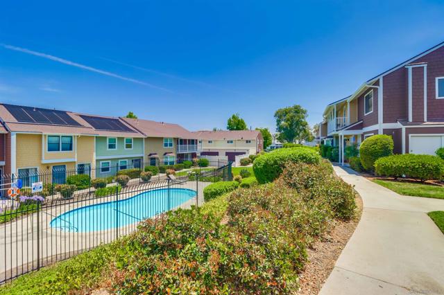 7827 Rancho Fanita Dr, Santee CA: https://media.crmls.org/mediaz/e9bf7a05-9adc-4722-89a6-1f57428fe9c2.jpg