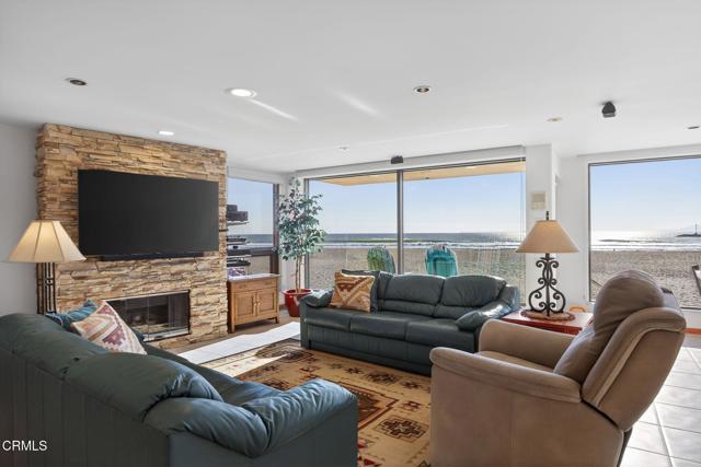 Detail Gallery Image 9 of 55 For 2421 Ocean Dr, Oxnard,  CA 93035 - 5 Beds | 4/1 Baths