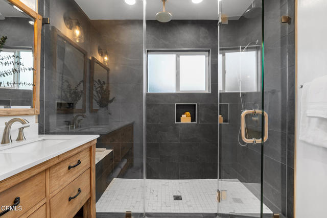 525 N Michillinda Avenue, Pasadena CA: https://media.crmls.org/mediaz/e9c0f76c-514d-4332-ab68-98af053c9994.jpg