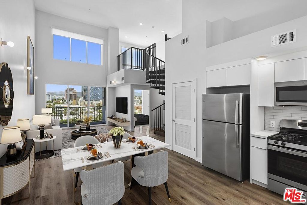 2783 Francis Avenue #608