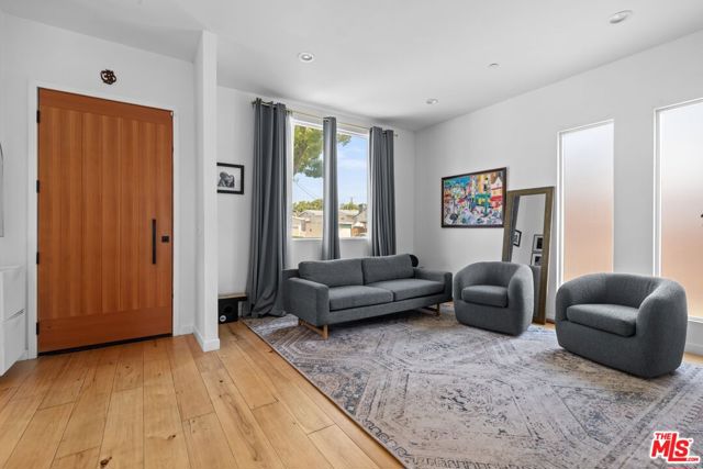 3170 Glenmanor Place, Los Angeles CA: https://media.crmls.org/mediaz/e9c378a9-21a6-43a4-b8f4-92d05441ddf2.jpg