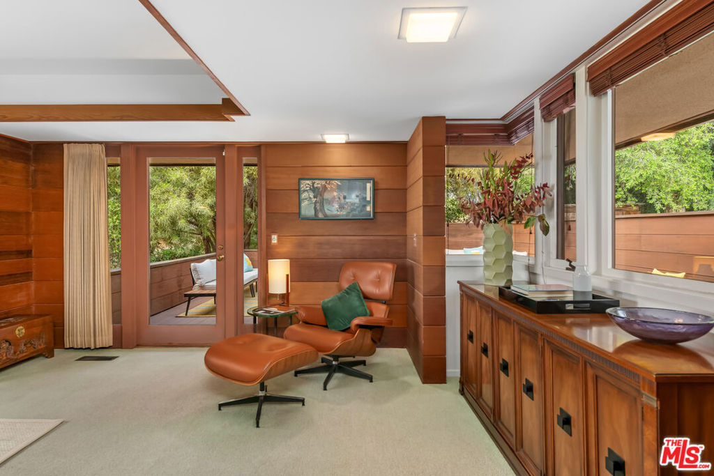 1915 Country Club Drive