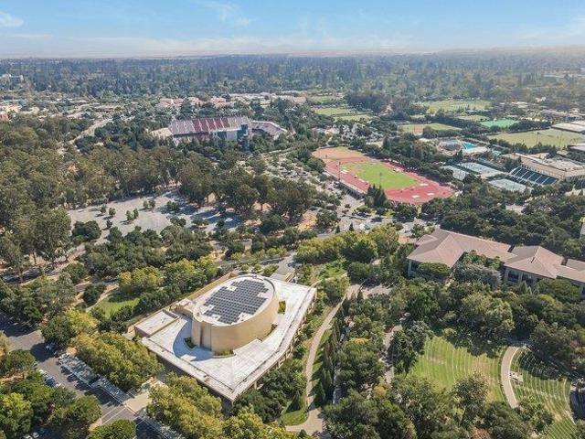 543 Tennyson Avenue, Palo Alto CA: https://media.crmls.org/mediaz/e9c3e6d9-297e-46df-b959-898548ec9ebb.jpg