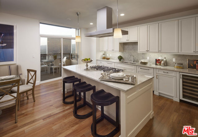 1 W Century Drive, Los Angeles CA: https://media.crmls.org/mediaz/e9c47c24-5512-4202-83b2-8835d2beeb30.jpg