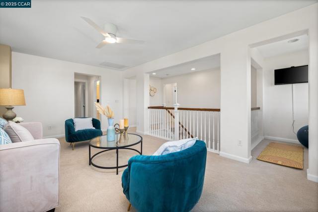 104 Silva Ct, Martinez CA: https://media.crmls.org/mediaz/e9c531d8-44a8-466a-9a85-c69dc1f8a31c.jpg
