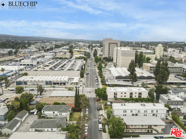 14240 Delano Street, Van Nuys CA: https://media.crmls.org/mediaz/e9c6bb19-831c-4e46-8e6d-8f0509099b37.jpg