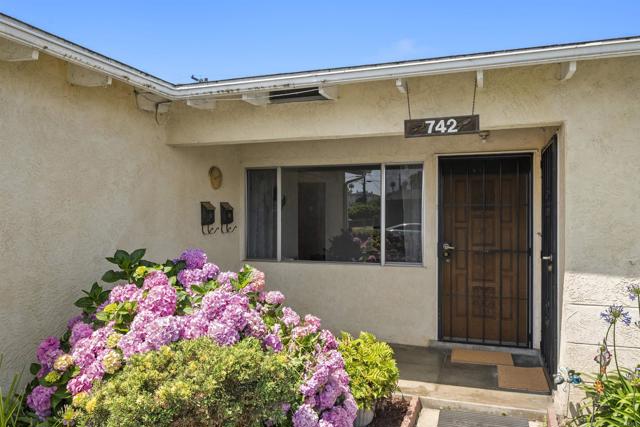 742 Jefferson Avenue, Chula Vista CA: https://media.crmls.org/mediaz/e9c712cb-71d7-4b79-b240-96bf31af647a.jpg