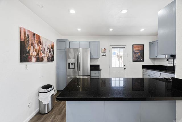 Detail Gallery Image 8 of 34 For 10517 S Normandie Ave., Los Angeles,  CA 90044 - 3 Beds | 1/1 Baths