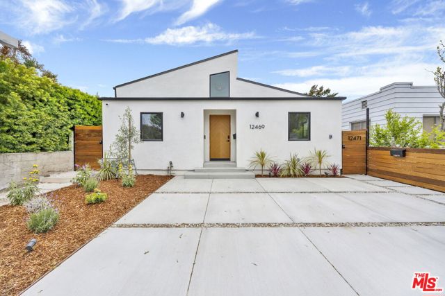12469 Greene Avenue, Los Angeles CA: https://media.crmls.org/mediaz/e9c7b0df-9c4a-4c03-b0c2-3cecd8113586.jpg