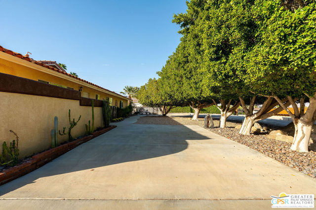 600 W Via Escuela, Palm Springs, CA 92262
