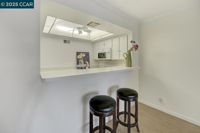 4033 Terra Granada Dr, Walnut Creek CA: https://media.crmls.org/mediaz/e9ca5964-467c-4309-8171-5b3e3860985a.jpg