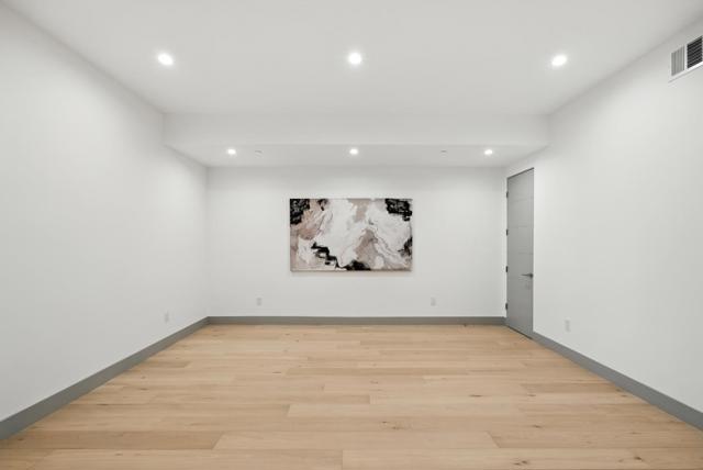 1127 Hillslope Place, Los Altos CA: https://media.crmls.org/mediaz/e9ca9730-4d7f-4841-93ac-b86d6c2e2f17.jpg