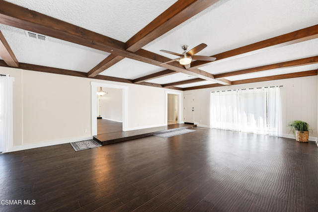 20027 Hiawatha Street, Chatsworth CA: https://media.crmls.org/mediaz/e9cc4f09-cfb4-4625-8f75-eda269f53279.jpg