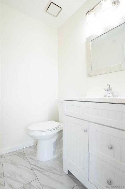 812 West St, San Diego CA: https://media.crmls.org/mediaz/e9ccbf2b-23c8-473e-b331-7cda43eb7249.jpg