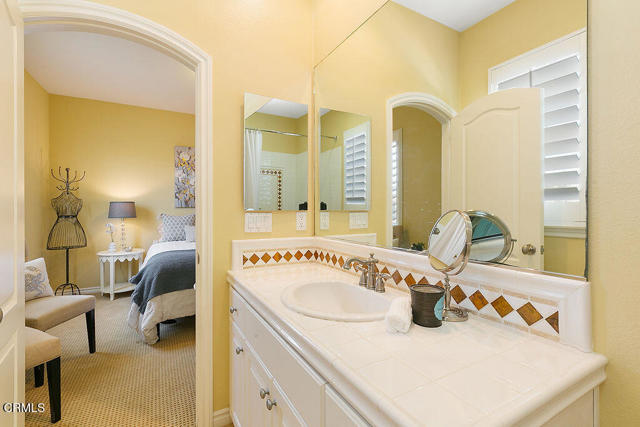 1464 Twin Tides Place, Oxnard CA: https://media.crmls.org/mediaz/e9cd0f44-1706-42c1-bea6-a68f1d0d1629.jpg