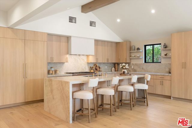 13949 Cumpston Street, Sherman Oaks CA: https://media.crmls.org/mediaz/e9cd6221-2172-46fe-932d-b6e436f4713e.jpg