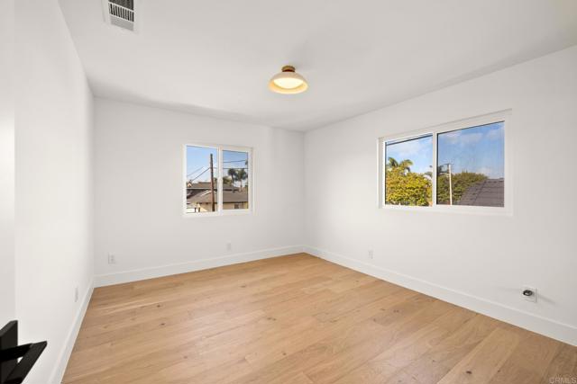 Detail Gallery Image 28 of 35 For 21792 Kaneohe Ln, Huntington Beach,  CA 92646 - 5 Beds | 2/1 Baths