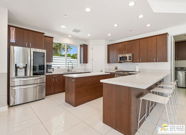 2461 N Junipero Avenue, Palm Springs, CA 92262