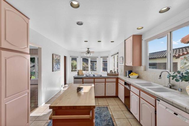 65 Monte Vista Avenue, Watsonville CA: https://media.crmls.org/mediaz/e9cfcbaf-427c-4af1-bb68-f35e99223dfa.jpg