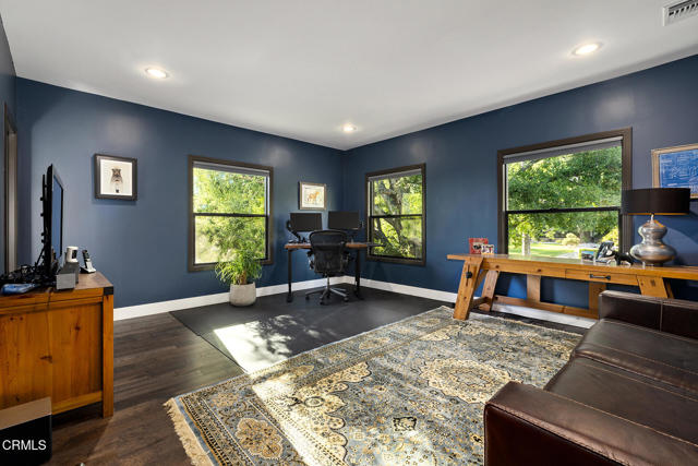 1052 New York Drive, Altadena CA: https://media.crmls.org/mediaz/e9d021ea-fdd1-4e40-9f3b-1a903c6baa0c.jpg