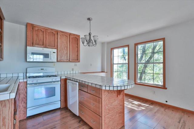 1416 Blue Tent Court,  CA: https://media.crmls.org/mediaz/e9d05e7f-4085-4391-939d-01aaa911fe1e.jpg