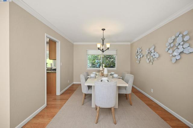 561 Santander Dr, San Ramon CA: https://media.crmls.org/mediaz/e9d07ac1-bb97-4815-8ba1-f65adebe1d2a.jpg